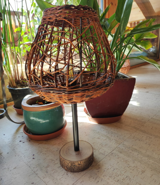 Lampe Tulipe en osier